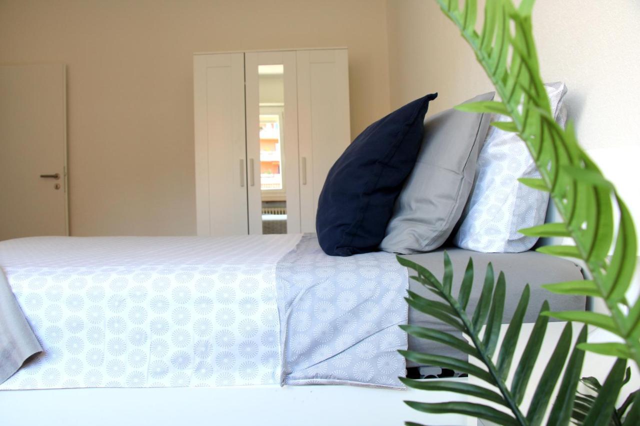 Cozy Apartment With Free Parking & Close To Lake Lugano Bagian luar foto