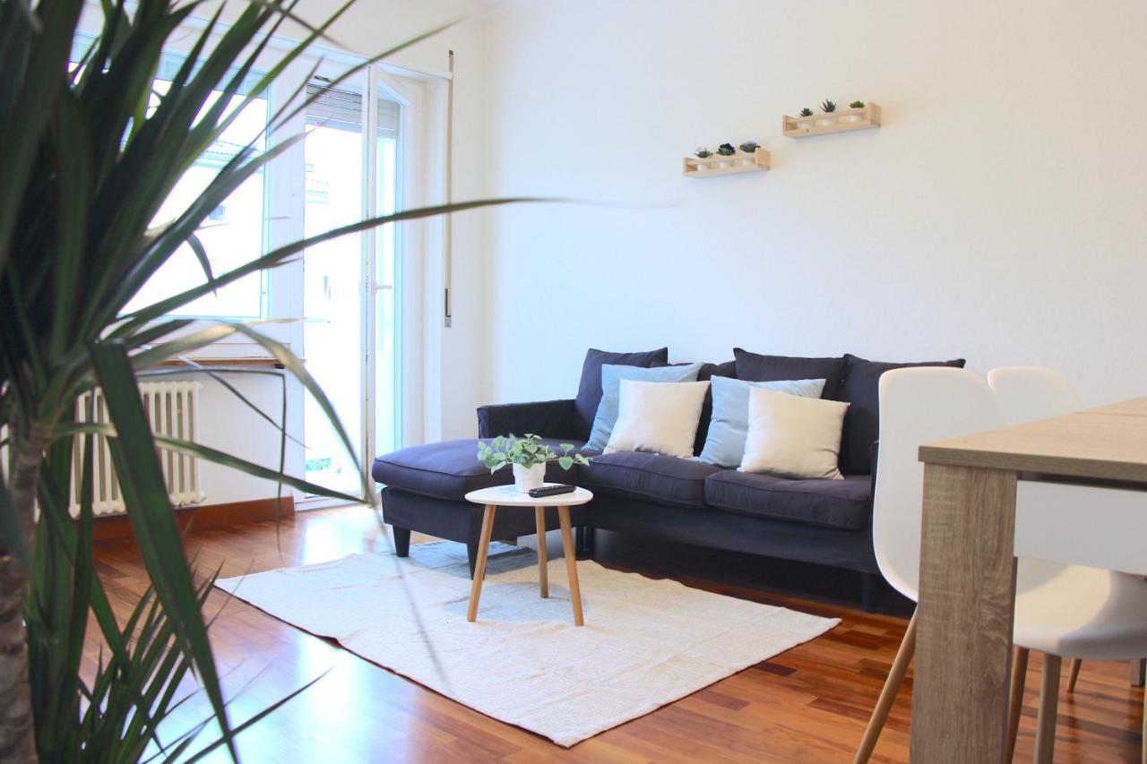 Cozy Apartment With Free Parking & Close To Lake Lugano Bagian luar foto