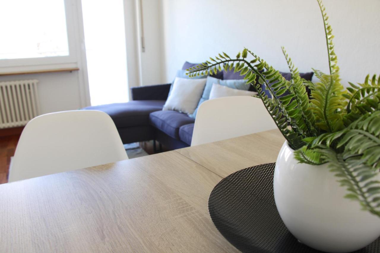 Cozy Apartment With Free Parking & Close To Lake Lugano Bagian luar foto