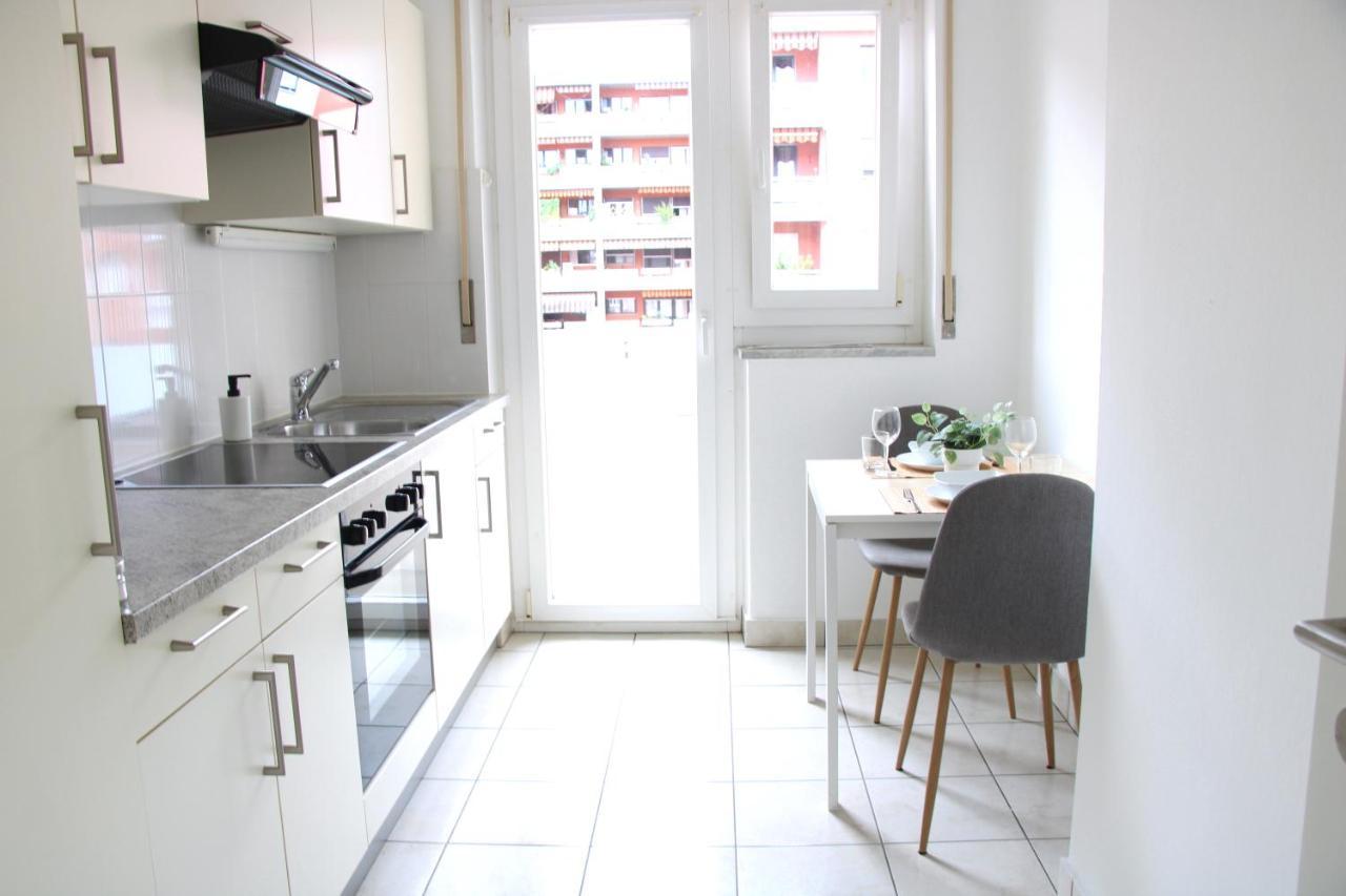 Cozy Apartment With Free Parking & Close To Lake Lugano Bagian luar foto